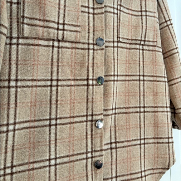 Ladies plaid shacket - Picture 2 of 12
